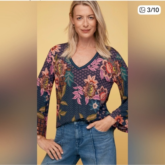 Johnny Was Multicolor Floral V-Neck Blouse - Picture 6 of 6